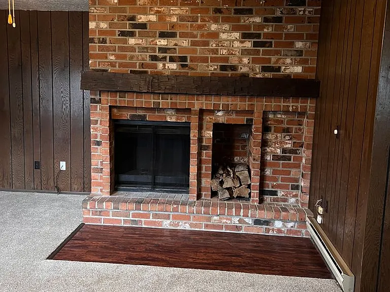 155 N Roanoke Ave — Photo 18
