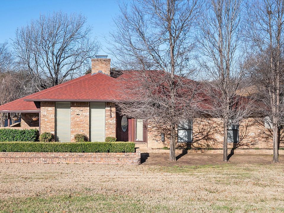 1st image of 1913 Briarwood Dr