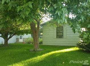 402 Camino De La Reina, Torrington, WY 82240