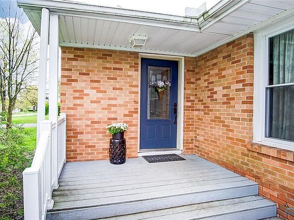 3rd image of 624 Winterhaven Dr