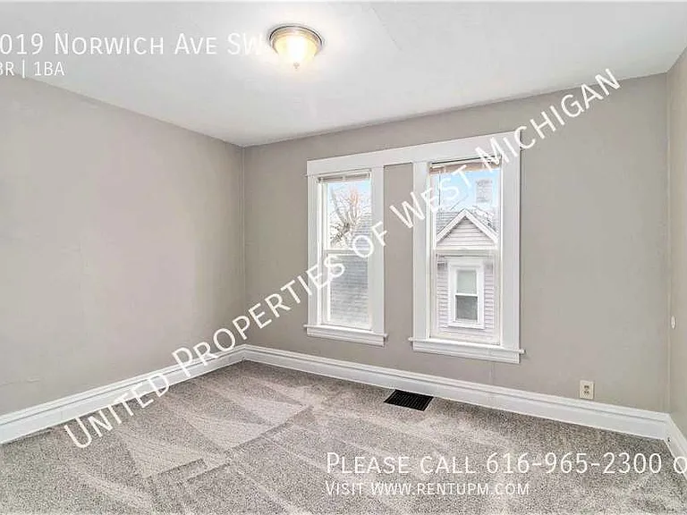 1019 Norwich Ave SW — Photo 3