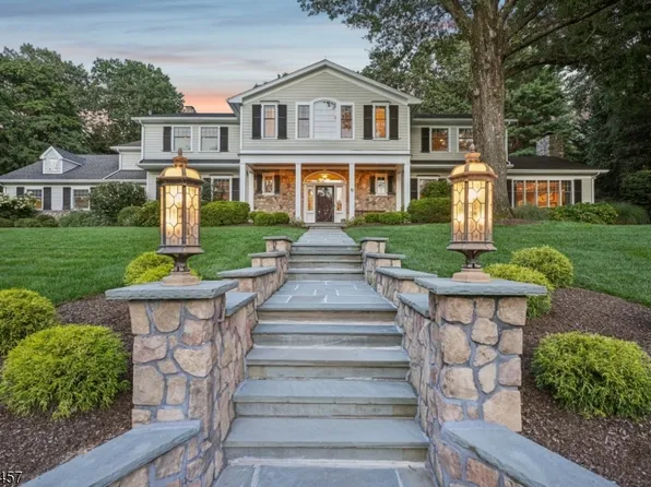 9 Canterbury Ln, Summit City, NJ 07901