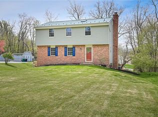 5136 Meadowridge Ln, Gibsonia, PA 15044