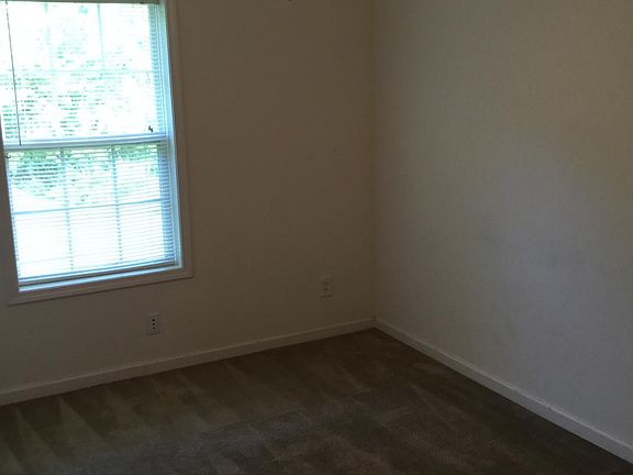 2nd image of 821 Oak Arbor Ct #B