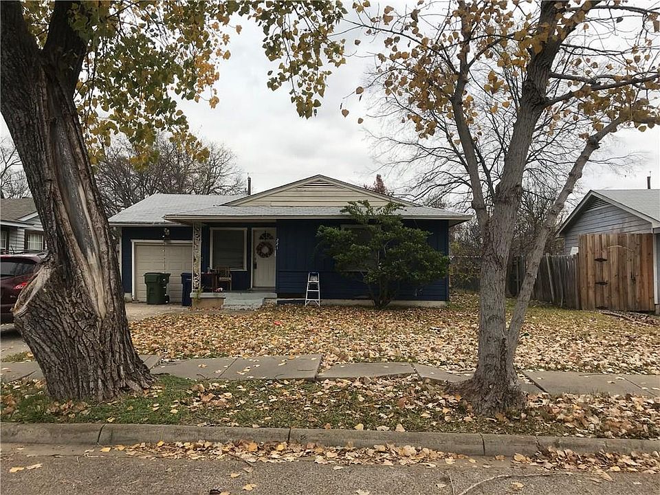 1st image of 221 E Daugherty Dr