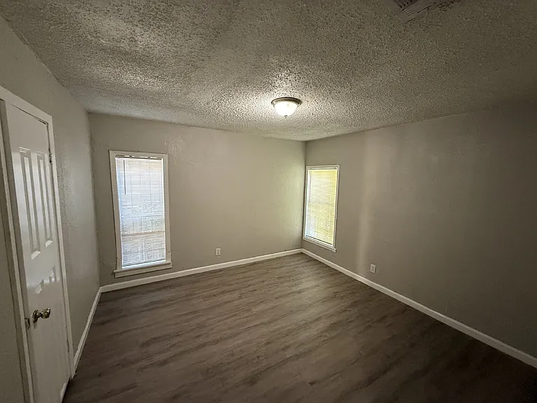 2213 Lea Crest Dr — Photo 11