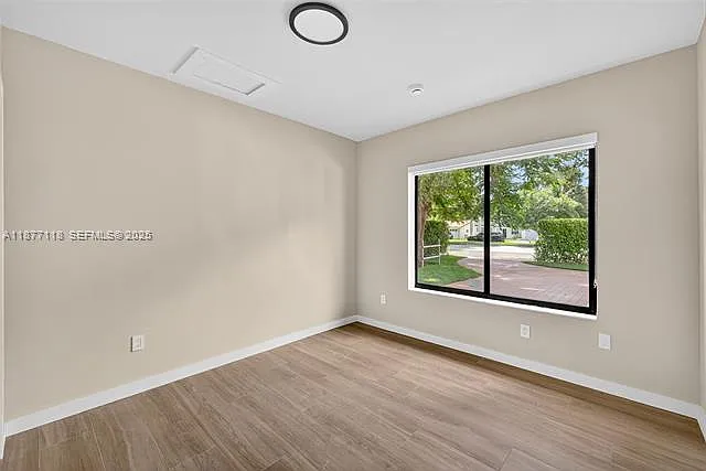 635 Bird Rd — Photo 10