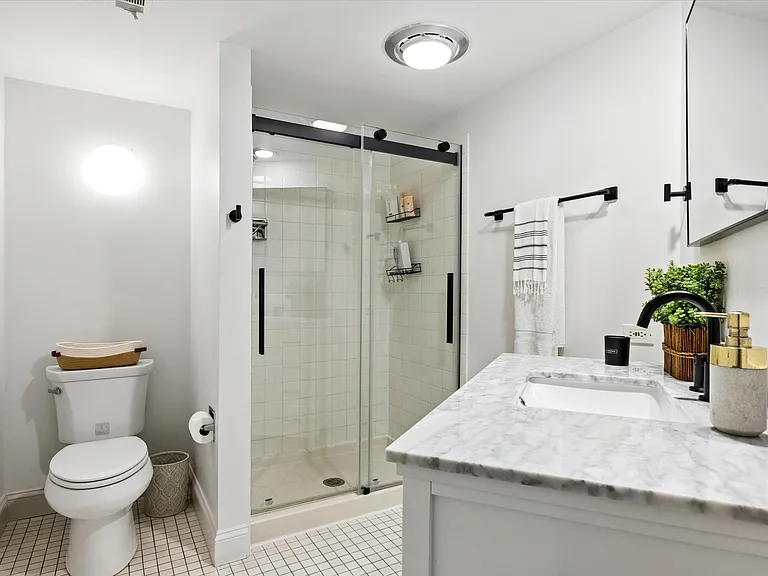 2734 N Seminary Ave #1A — Photo 20