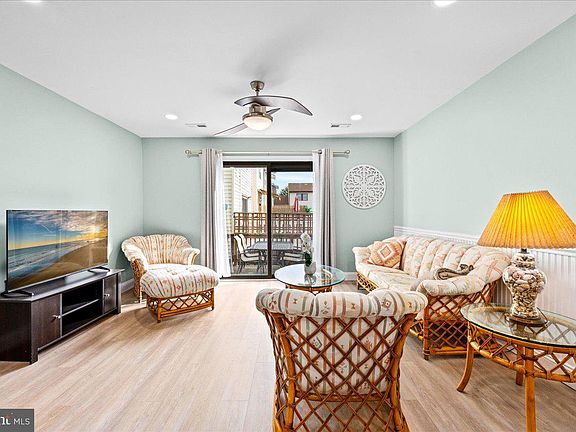 5th image of 406 Berkshire Dr