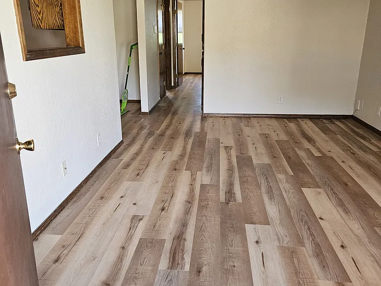 W Cherokee Ave — Photo 1