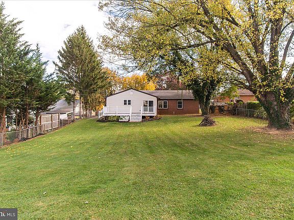 3rd image of 13322 Apple Hill Dr