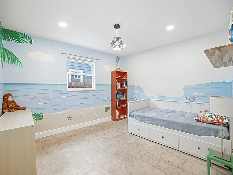 721 N Lakeside Dr — Photo 35