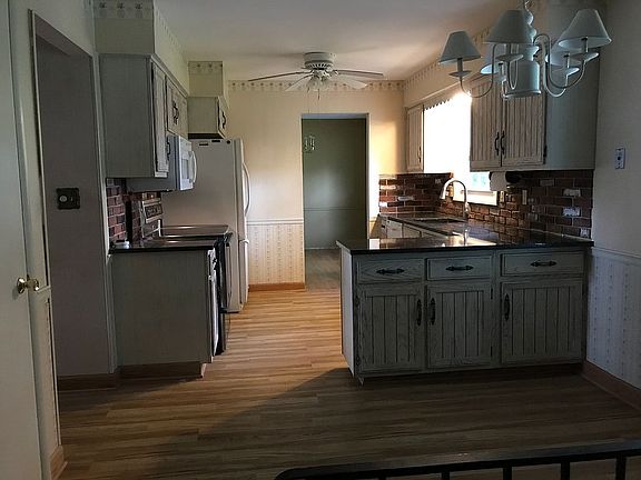 3rd image of 6153 Park Ridge Dr