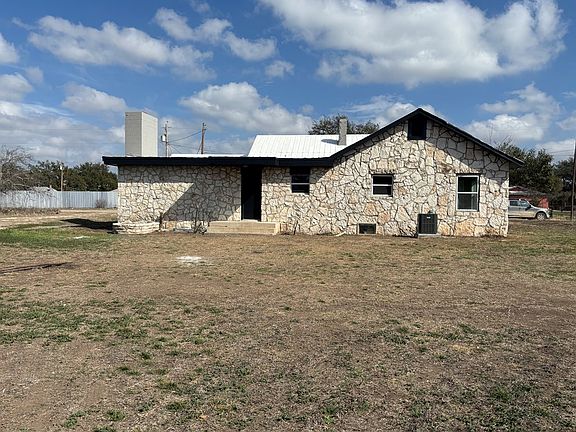 3rd image of 205 S Price St