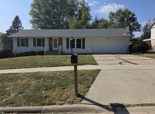 772 S Carthage Dr, Freeport, IL 61032