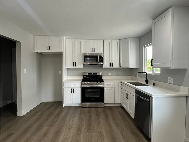 5247 Navarro St — Photo 1