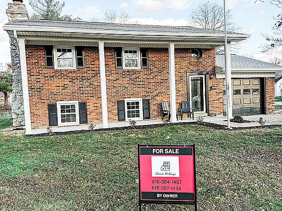 2nd image of 1107 N Boeke Rd