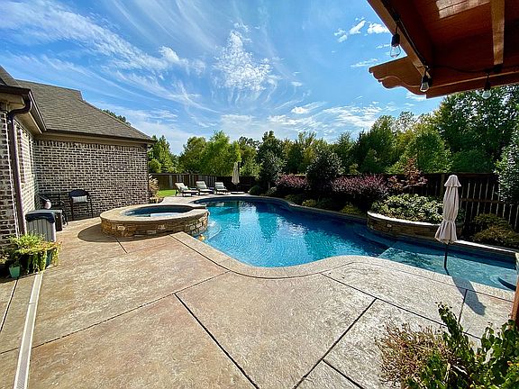 3rd image of 10087 Carly Dr