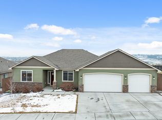 1734 S Honeysuckle St, Kennewick, WA 99338