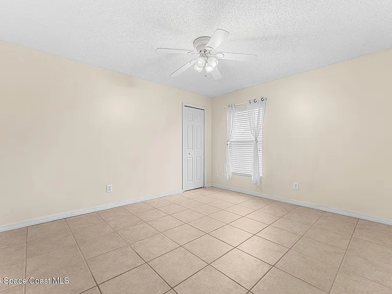 4211 Swanna Dr — Photo 41
