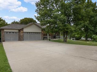 285 Meadow Rdg N, Branson, MO 65616