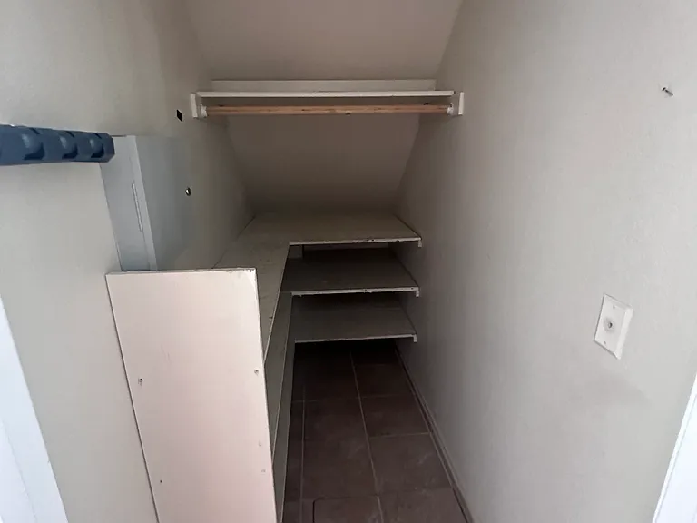 480 Gonzalez St — Photo 11