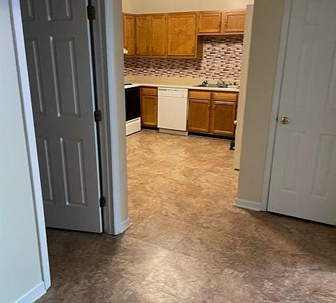 5th image of 326 Lancaster Ave #9v0aug3aw