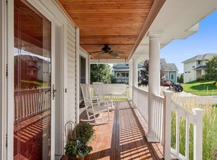 754 Linden Cir S, Maplewood, MN 55119