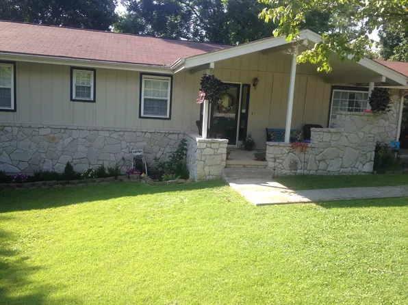 178 Cherry Ln, Jacksboro, TN 37757