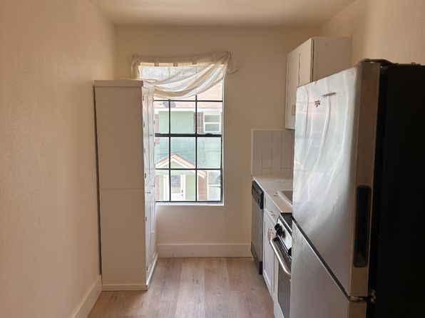 410 Randall St #7