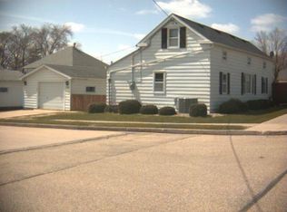 7321 Iowa St, New Vienna, IA 52065