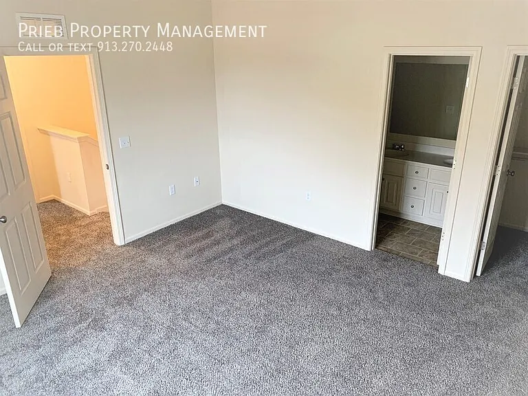 21652 W 126th Ter #21 — Photo 12