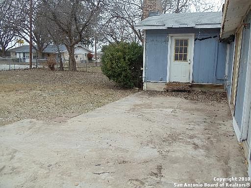 5th image of 821 CURTISS ST