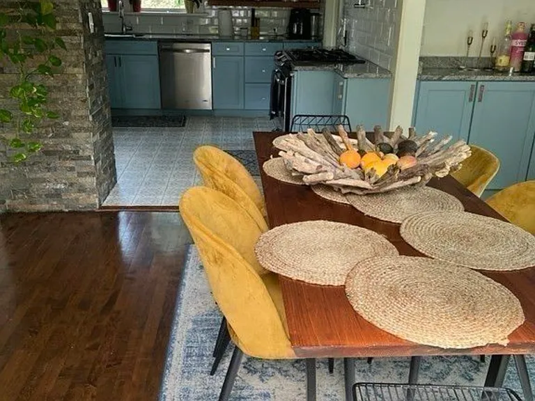 10 Cove Ave — Photo 24