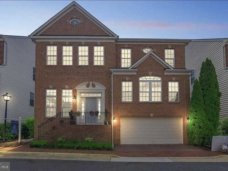 7011 Stone Inlet Dr — Photo 1