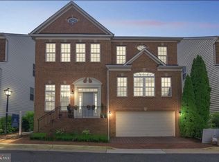 7011 Stone Inlet Dr, Fort Belvoir, VA 22060