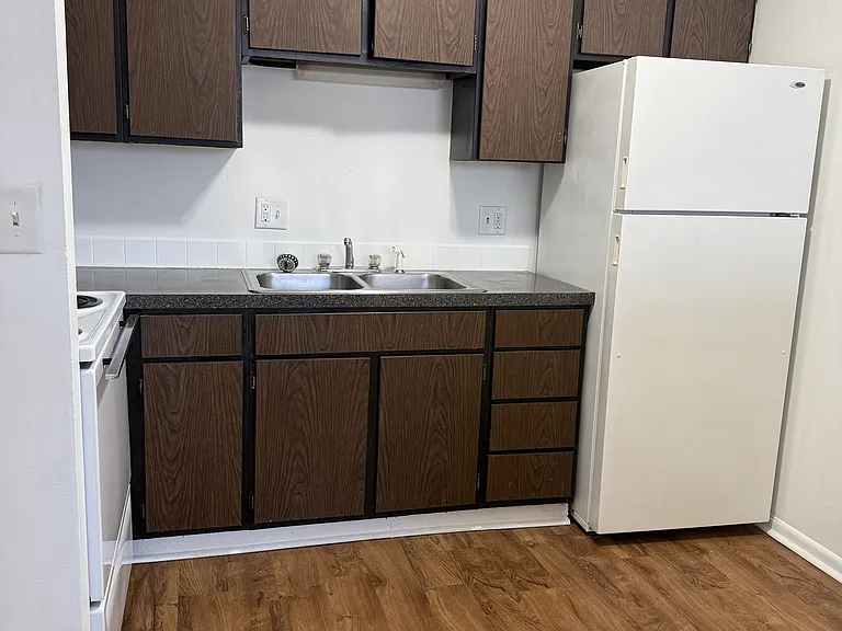 310 NW Chapel Dr #1 — Photo 9