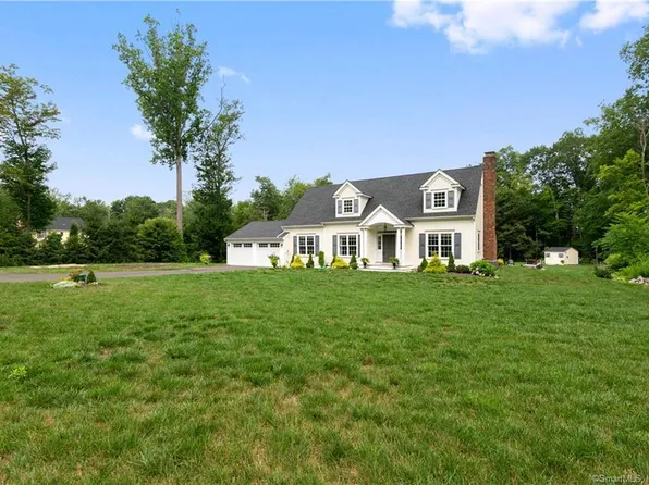 9 Russett Road, Newtown, CT 06482