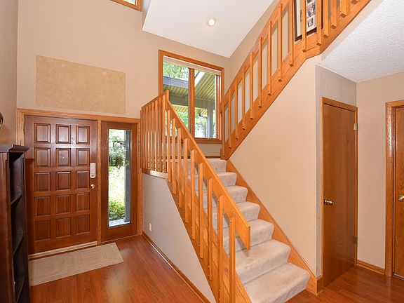 5th image of 746 Heritage Ct