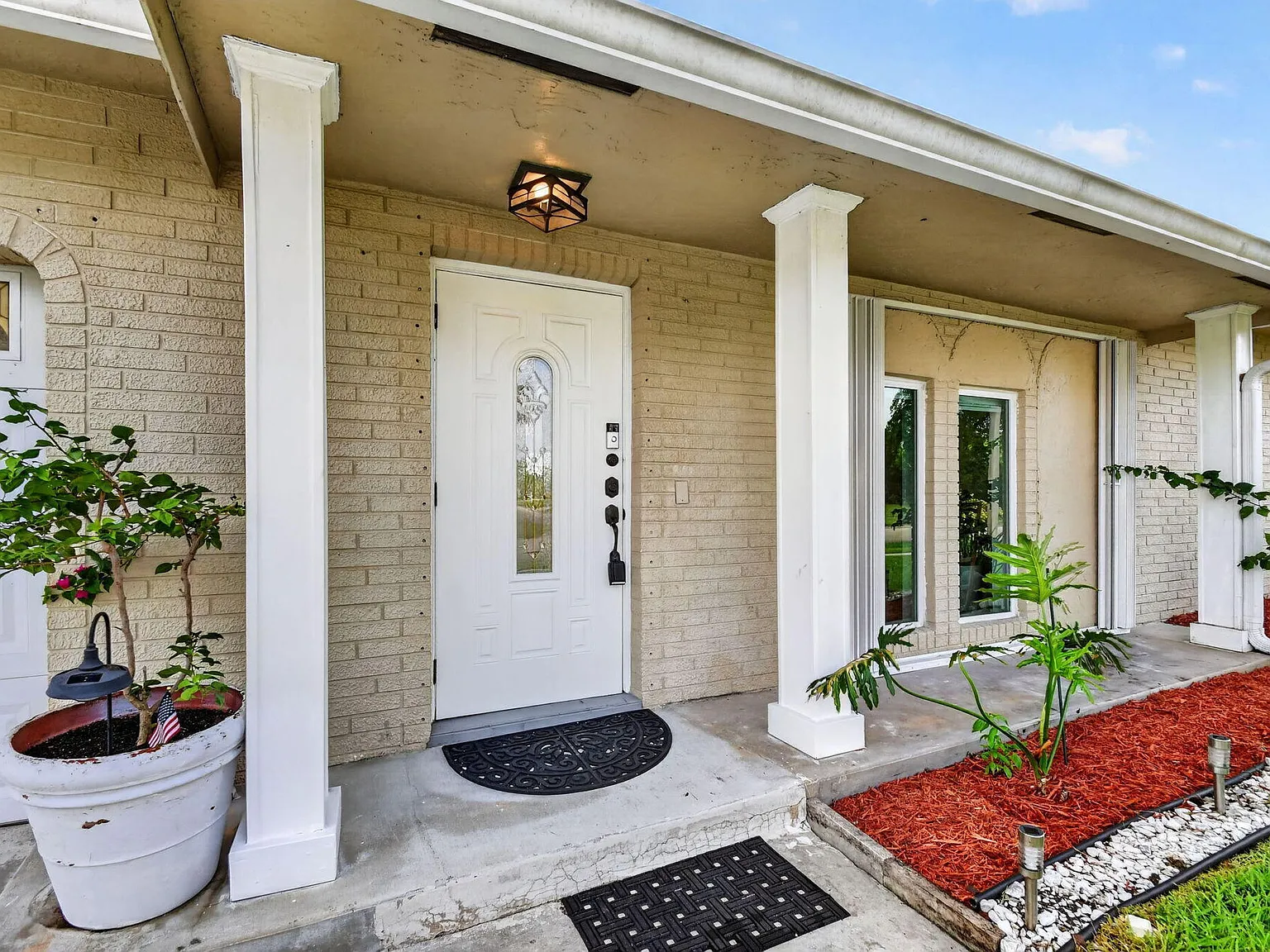 2 bed, 2.0 bath, 1639 sqft, $3,750 — Photo 4