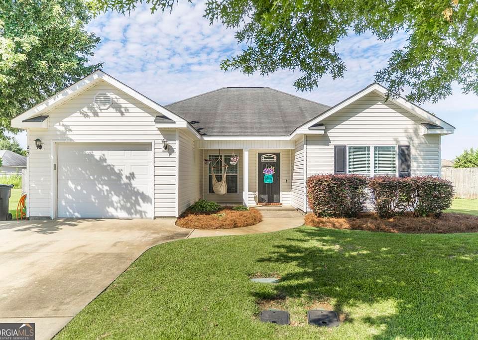 1st image of 207 Ellington Ct