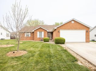 916 Mayfair Dr, Shiloh, IL 62221