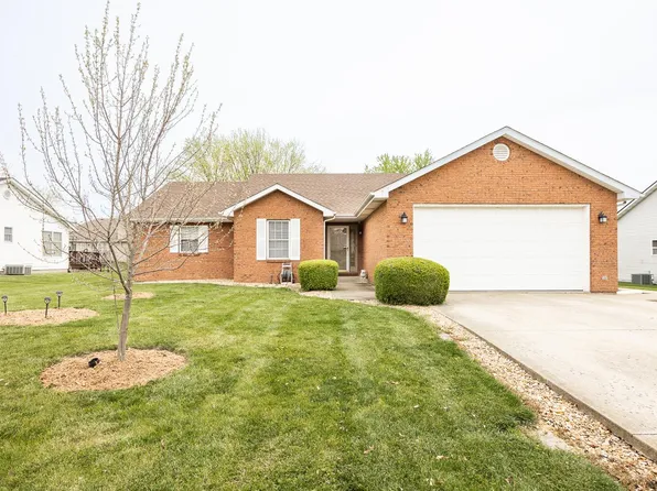 916 Mayfair Dr, Shiloh, IL 62221