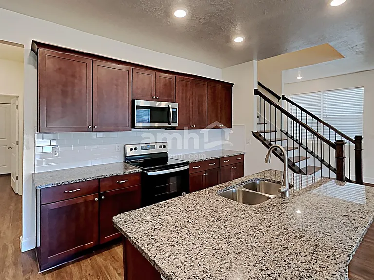 1192 N Wagon Way — Photo 6