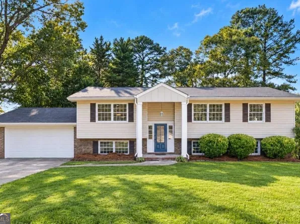 339 Johnson Dr, Braselton, GA 30517