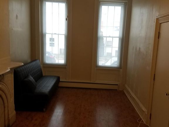 4th image of 929 N 6th St #A