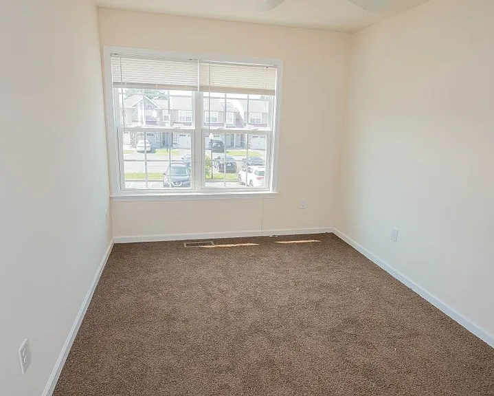 403 Parkview Ct — Photo 24