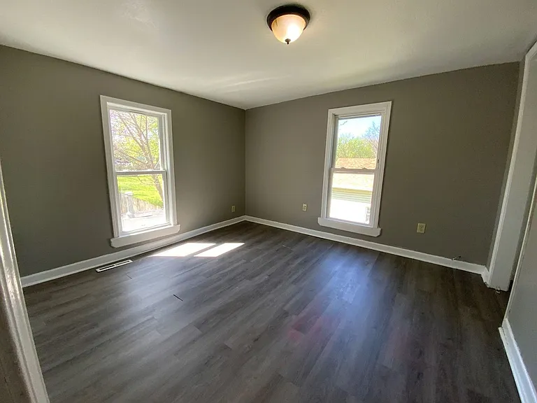 2037 N Jefferson Ave — Photo 9