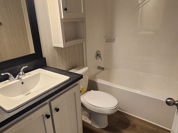 3rd image of 1145 Peach Blossom Cir