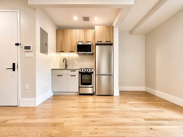 1393 Lincoln Pl #1A — Photo 3